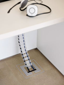 gaine trasparente large avec guide pour câbles bureautique