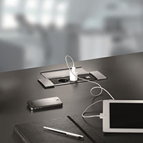 prise secteur pour bureau avec interrupteur et capot.