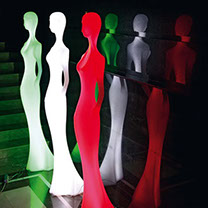 lampe design en forme de silhouette féminine, style mode.
