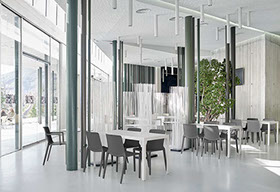 Tables et chaises de restauration moderne 